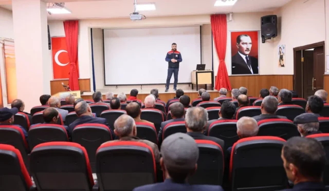 Kars'ta çiftçilere yönelik tasarruflu sulama ve kırsal kalkınma destekleri bilgilendirme toplantısı