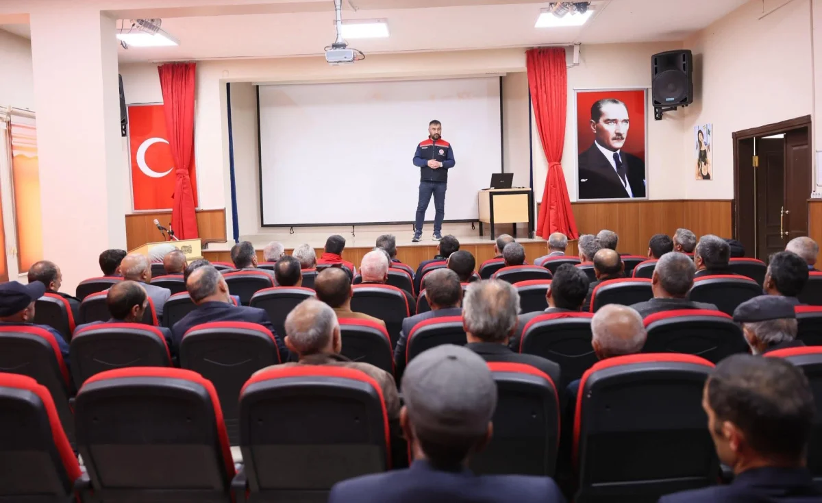 Kars’ta Çiftçilere Tasarruflu Sulama ve Kırsal Kalkınma Fırsatları Anlatıldı