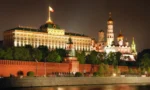Vladimir Putin ve Xi Jinping'in tokalaşma pozu