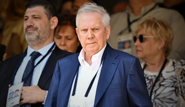 Fenerbahçe başkan adayı Aziz Yıldırım, seçim çalışmaları kapsamında taraftarlarla buluşuyor.
