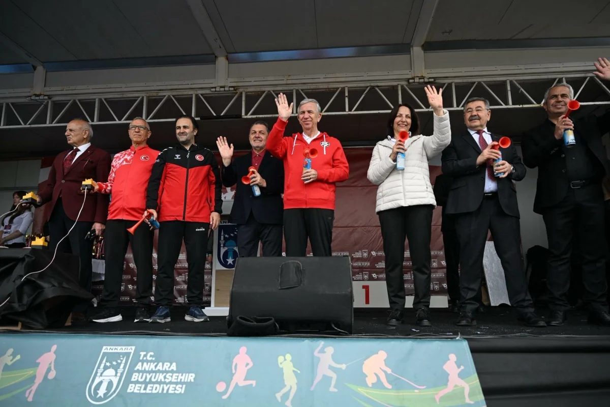 Ankara 19 Mayıs Yarı Maratonu ve Halk Koşusu Tamamlandı: Sporcular Dereceleriyle Ödüllendirildi