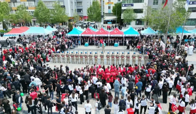 Çorum'da 19 Mayıs Atatürk'ü Anma, Gençlik ve Spor Bayramı kutlamalarından genel görünüm