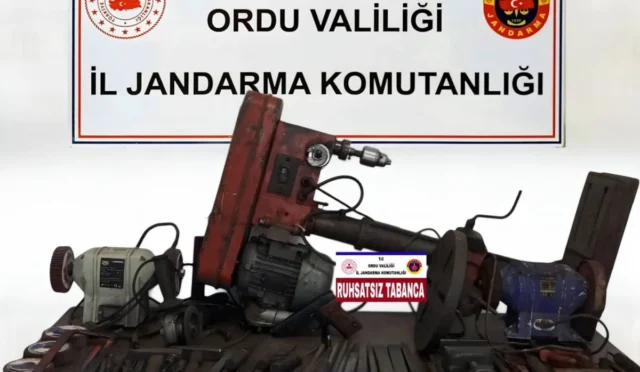 Ordu İl Jandarma Komutanlığı binası ve jandarma ekipleri