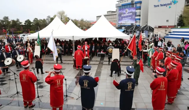 Erzurum'da 19 Mayıs Atatürk'ü Anma, Gençlik ve Spor Bayramı kapsamında düzenlenen coşkulu kutlama etkinliği