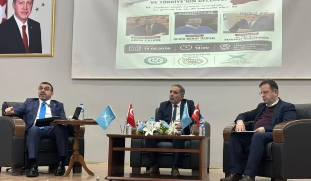 Kafkas Üniversitesi'nde düzenlenen 'Terörsüz Türkiye ve Türkiye'nin Geleceği' söyleşisi