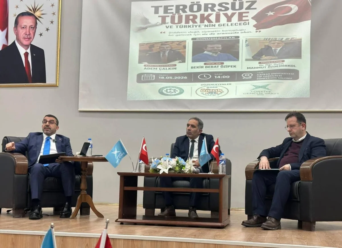 Kafkas Üniversitesi’nde Gelecek Vizyonu: ‘Terörsüz Türkiye’ Gençlerle Konuşuldu