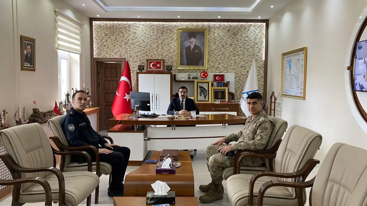 Arpaçay’da Bayram Öncesi Güvenlik Zirvesi: Sokak Hayvanları ve Öğrenci Güvenliği Masaya Yatırıldı