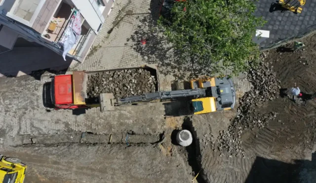 Ünye'de yağmur suyu hattı yapım çalışmaları devam ediyor