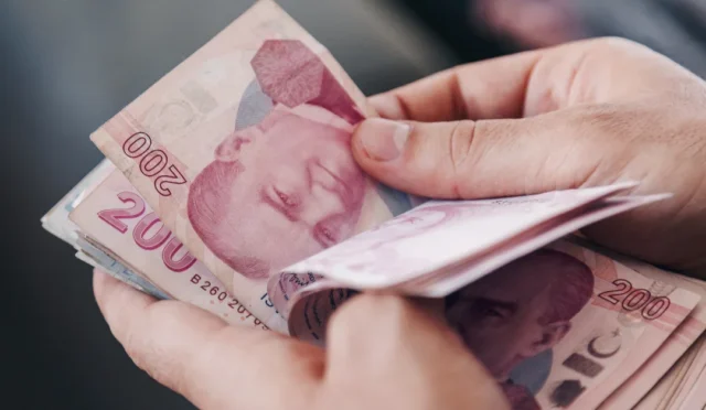 Bakan Vedat Işıkhan'ın işsizlik ve kısa çalışma ödemeleriyle ilgili duyurusu