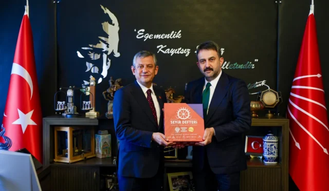 Ankara Kent Konseyi Başkanı Halil İbrahim Yılmaz, CHP Genel Başkanı Özgür Özel'i ziyaret etti.
