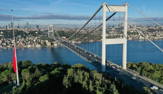 Kurban Bayramı'nda köprü ve otoyolların ücretsiz olacağını gösteren görsel