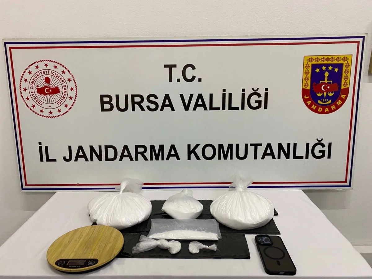 Bursa’da Nefes Kesen Operasyon: 2 Kilo Metamfetamin ve Hassas Terazi Ele Geçirildi