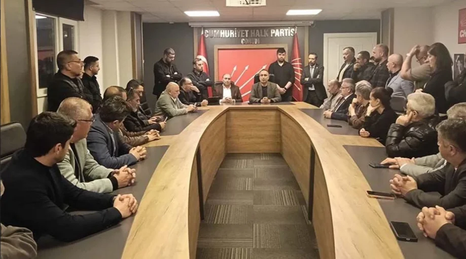 CHP’de Kılıçdaroğlu Krizi: Çorum İl Teşkilatı’ndan Özgür Özel’e Tam Destek