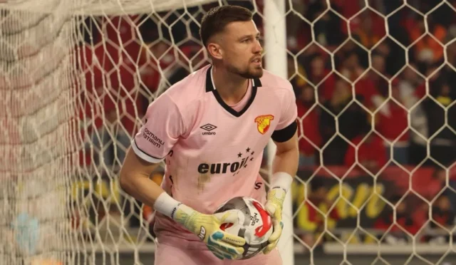 Süper Lig'de en çok süre alan futbolcu Göztepe kalecisi Mateusz Lis'in fotoğrafı