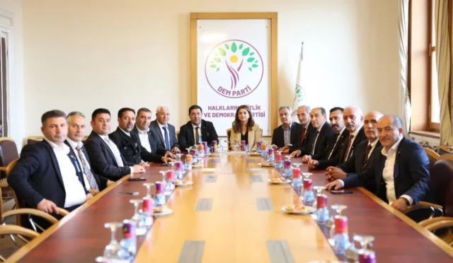 KATSO heyeti, TBMM'de Kars'ın ekonomik gelişimi için milletvekilleriyle bir araya geldi.