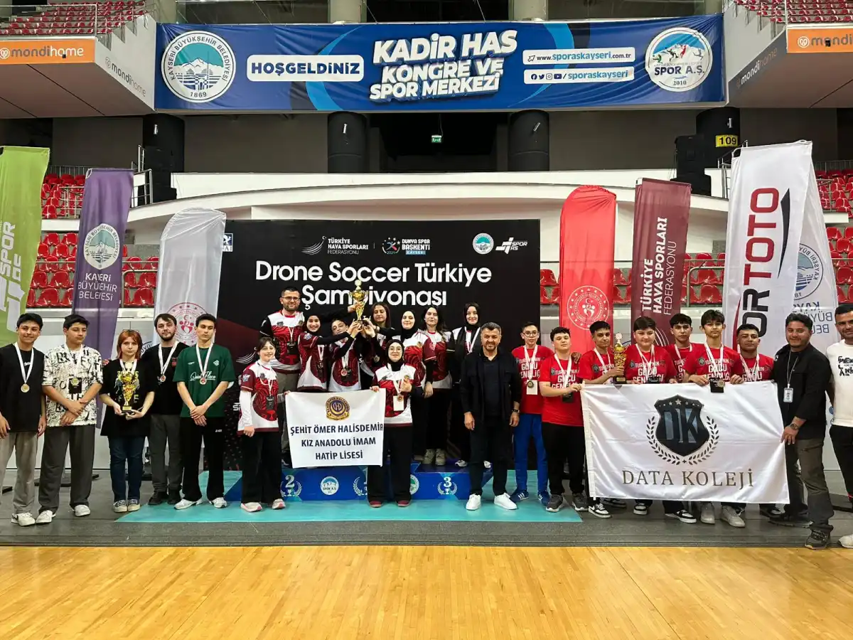 Çekmeköy’den Tarihi Zafer: Drone Soccer Türkiye Şampiyonası’nda Şampiyon Oldular!