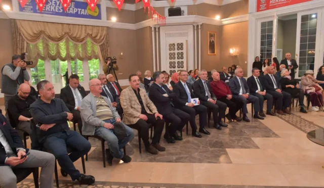 Ankara Kent Konseyi'nde düzenlenen 'Ankyra'dan Ankara'ya' fotoğraf sunumu ve panelinden genel plan.