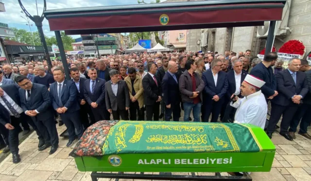 AK Parti eski MKYK Üyesi Emine Çift'in cenaze töreni