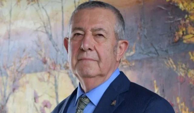 Anadolu OSB Başkanı Tuncay Kurban Bayramı mesajı verirken