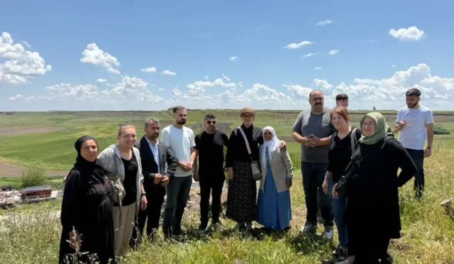 Gülistan Doku için adalet arayışında olan Anne Bingüzi ve Ferit Kaya'nın aileye destek ziyareti.