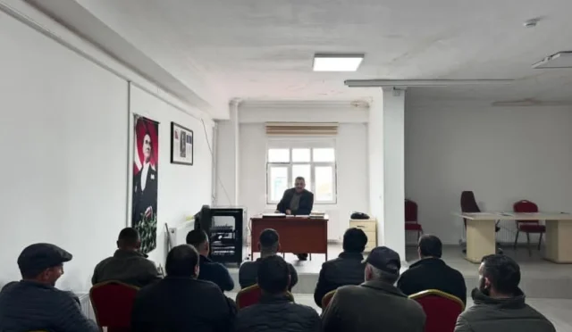 Kars Denetimli Serbestlik Müdürlüğü'nde bayramlaşma konulu bilgilendirme semineri düzenlendi