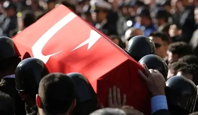 Şehit polis memuru Aydın Üyenarık'ın fotoğrafı