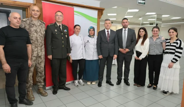 Artvin'de Kurban Bayramı dolayısıyla düzenlenen bayramlaşma töreninden genel görünüm