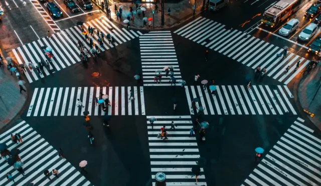 Japonya'da nüfusun hızla azaldığını gösteren grafik