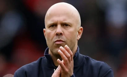 Liverpool teknik direktörü Arne Slot'un görevine son verildiği ve Andoni Iraola'nın aday olduğu haberi