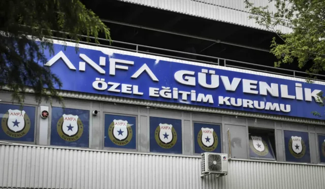 ANFA Güvenlik Eğitim Kurumu'nda eğitim alan kursiyerler