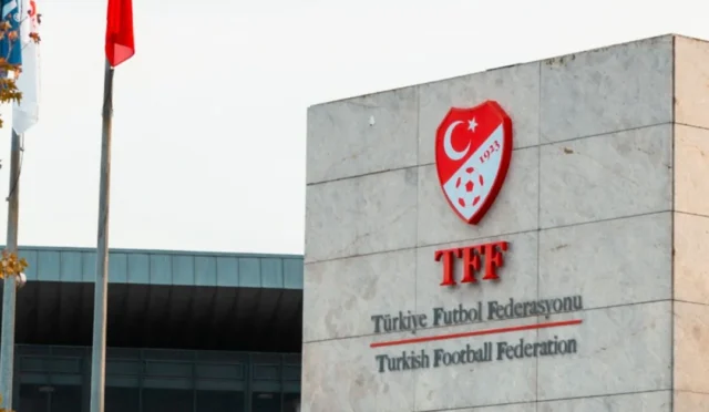 TFF binası ve üzerinde 2026 Dünya Kupası logosu