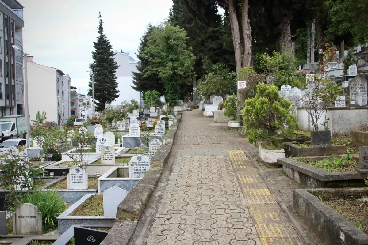 Giresun’da Bayram Ziyaretleri: Mezarlıklar Huzur Dolu Bir Ortamda Açıldı