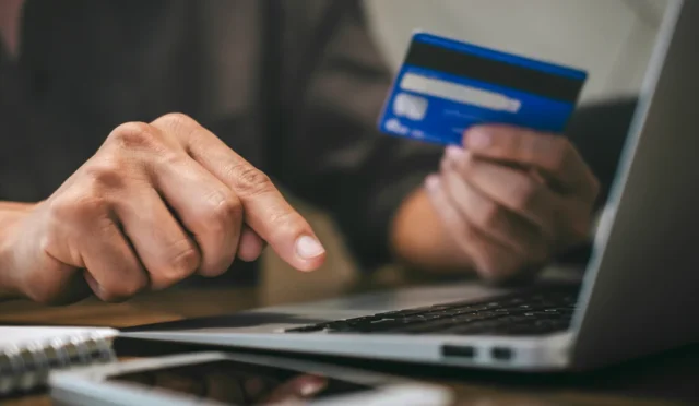 Anayasa Mahkemesi e-ticaret kararı sonrası online alışverişte platformların sorumluluğunu gösteren görsel
