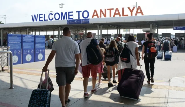 Antalya'da Kurban Bayramı tatili sonrası otellerde yüzde 95 doluluk oranı ve umutlu turizmciler