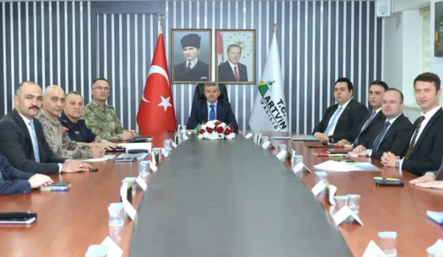 Artvin Valisi Yılmaz Ergün başkanlığında İl Güvenlik ve Asayiş Koordinasyon Kurulu Toplantısı yapıldı.