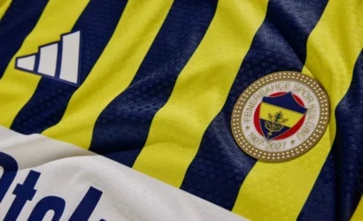 Fenerbahçe'nin 120. yıl formaları taraftarların beğenisine sunuldu