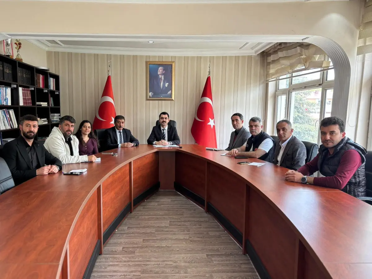 Susuz’da Geleceği Şekillendirecek Kamu Yatırımları Değerlendirildi: Yeni Hastane ve Okullar Projeleri Masada