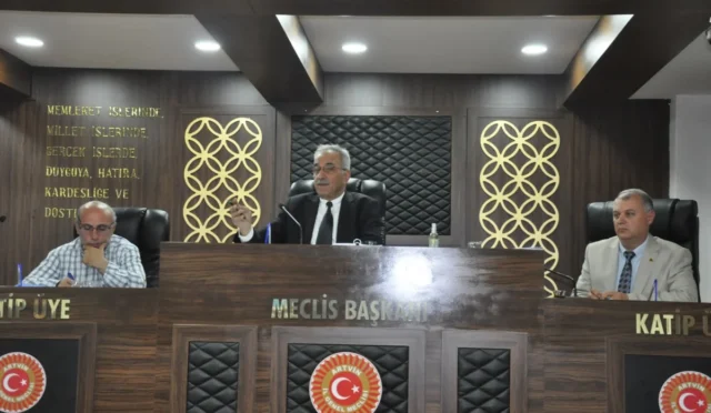 Artvin İl Özel Genel Sekreteri Yılmaz Boz köy muhtarlarıyla bir araya geldi