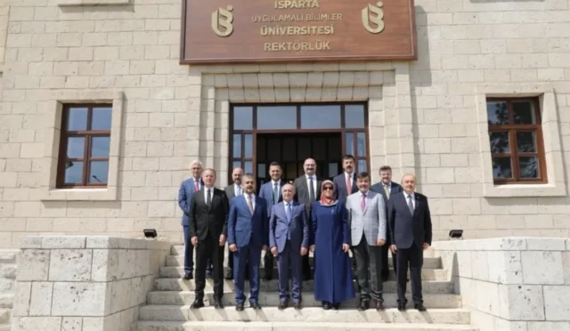 Üniversitelerarası Kurul Yönetim Kurulu üyeleri ISUBÜ'de bir araya geldi.
