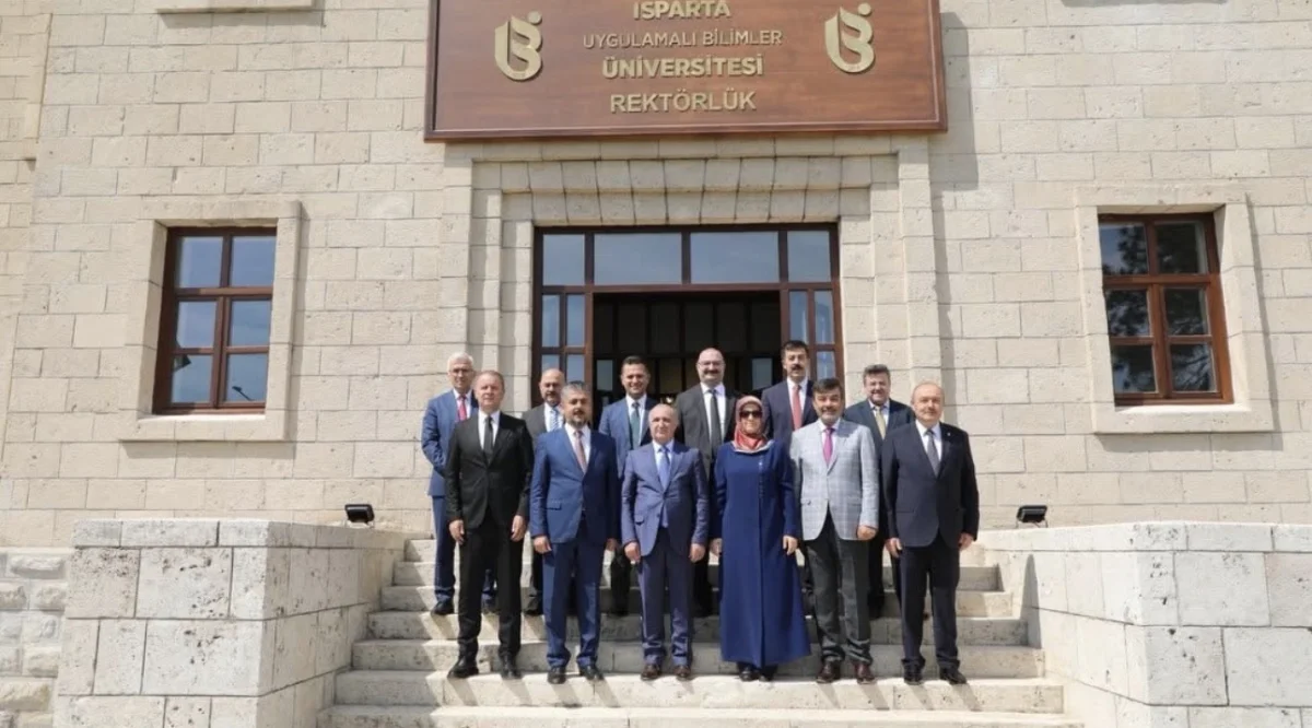 Üniversitelerarası Kurul Yönetim Kurulu, ISUBÜ Ev Sahipliğinde Buluştu: Yükseköğretimin Geleceği Masaya Yatırıldı