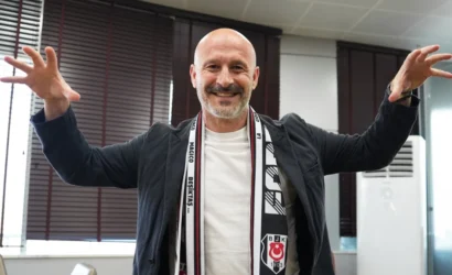 Beşiktaş Teknik Direktörü Vincenzo Italiano'nun imza töreninden bir kare