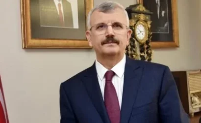 Prof. Dr. Cevdet Erdöl, şekerin sessiz bir sağlık tehdidi olduğunu ve önlem alınması gerektiğini belirtiyor.