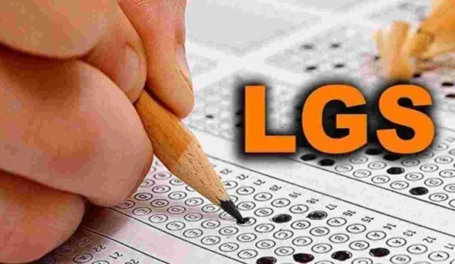 LGS 2026 sınavına katılan öğrencilerin sınav merkezlerine girişleri ve sınav hazırlıkları