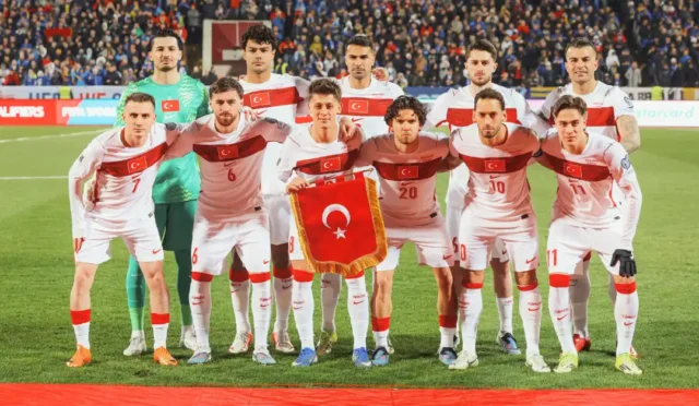 A Milli Takım oyuncuları antrenman sırasında