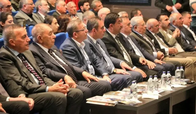 Kars'ta düzenlenen bölgesel kalkınma zirvesinde stratejik konular masaya yatırıldı.