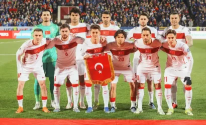 A Milli Futbol Takımı oyuncuları Dünya Kupası hazırlık maçında galibiyet sonrası sevinirken