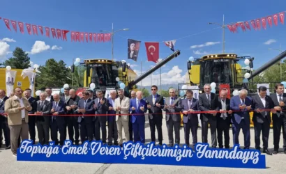 Erzurum'da çiftçilere yönelik açılan 6. Etap Tarım Makineleri Parkı'ndan genel görünüm.