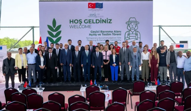 Malatya Akçadağ'da mevsimlik tarım işçileri için hizmete giren METİP Geçici Barınma Alanı'nın açılışından genel bir görünüm.