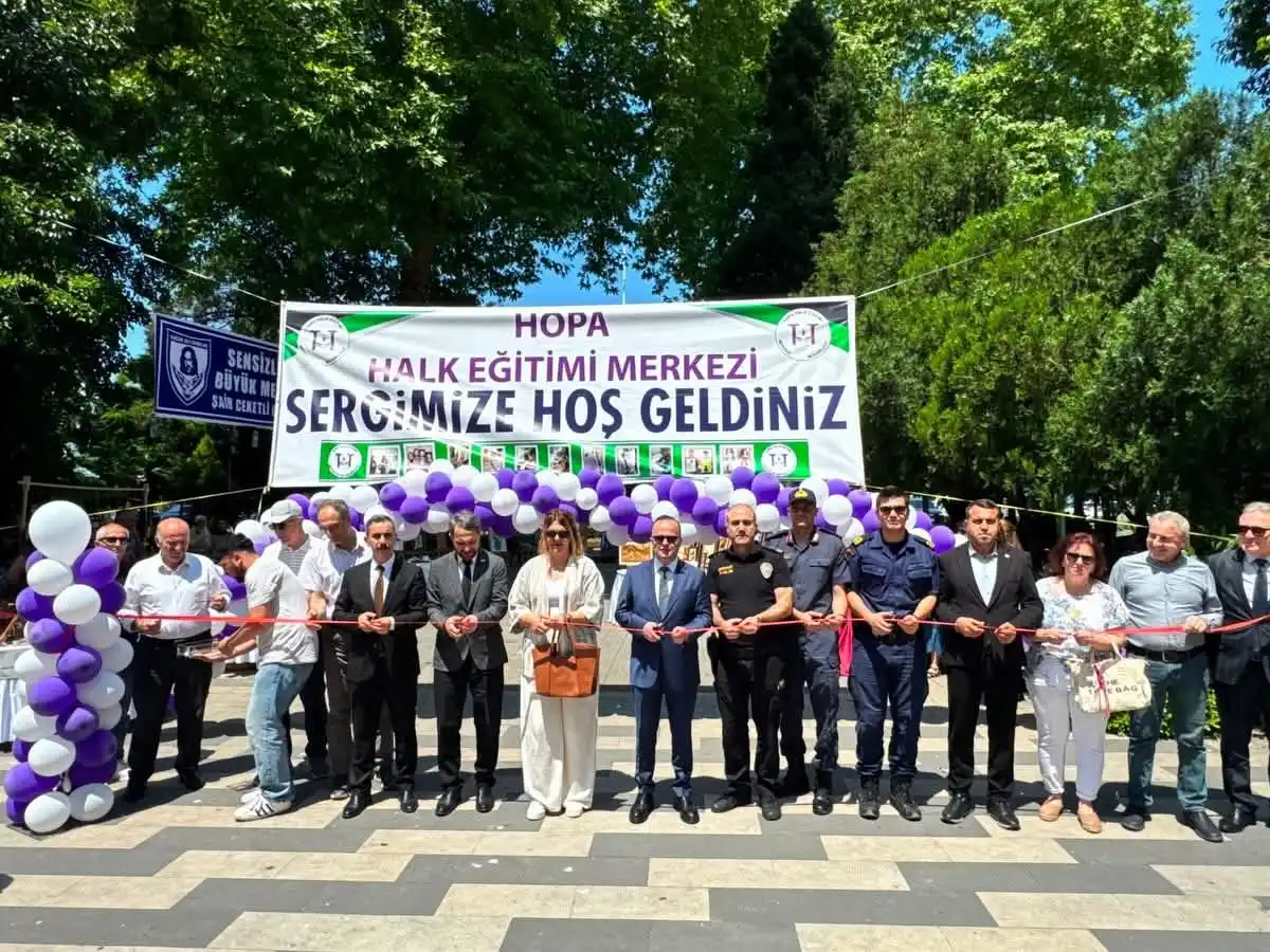 Hopa’da Yıl Sonu Sergisi: El Emeği Göz Nuru Ürünler Beğeniye Sunuldu