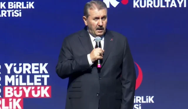 Büyük Birlik Partisi Kurultayı'nda Türk ve İslam dünyasından geniş katılım